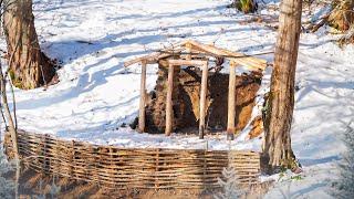 Building in the forest a bushcraft house. Part 1