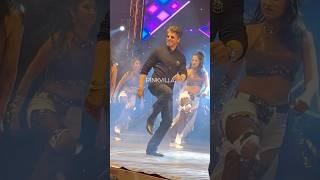 Shah Rukh Khan DANCES At A Wedding In VIRAL Video  | #shorts #bollywood #dance #srk #viralvideo