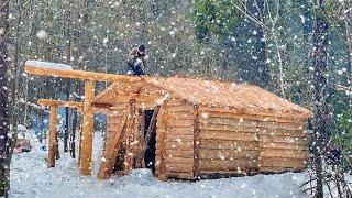 The first snow has fallen! Building a log cabin for harsh Russian winters