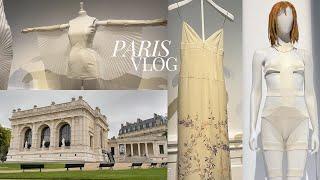 Fashion exhibition: archive from Martin Margiela, Versace, Alexander McQueen... | Paris fashion vlog