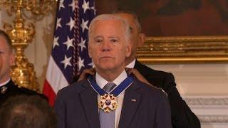 Obama awards Biden Presidential Medal of Freedom