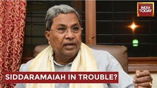 Former Karnataka CM Siddaramaiah Allegedly Hesitates To Sing 'Vande Mataram'