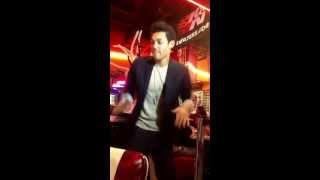 Roshon Fegan dancing