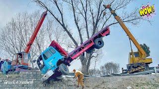 A Nissan Truck Loaded With Cold Drinks Fell Into A Ditch , Complete Recovery Process