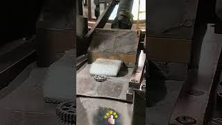 Process of powder metallurgy for pressing high - precision pinions ️