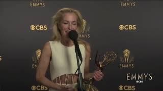 Emmys 2021 - Gillian Anderson Backstage | Screenslam