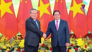 Vietnamese Prime Minister holds talks with Chinese Premier