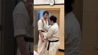 Shuto uke Bunkai #bunkai #shutouke #knifehandblock #karate #kata #karatedo #shuharikarate