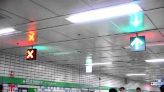 Seoul Subway Line 4: Guide Arrows