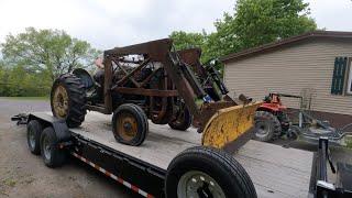 Transporting a 1964 Ford tractor