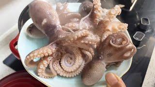 Xiaozhang taught how to eat starfish correctly, Swallow the octopus head in one bite