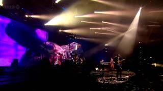 Coldplay (HD) - Life Is For Living (Glastonbury 2011)