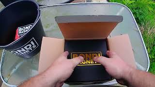 Unboxing my magnet from Bondi Treasure Hunter