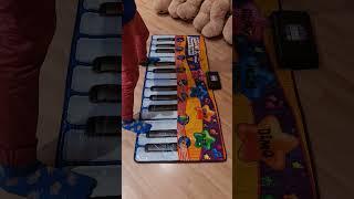 Le Tapis Piano Géant de JNR Rockstar est chez Smyths Toys  #jouet #smythstoys #piano