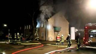 Feuer auf der Husemannstr Waltrop 15022012.MOV