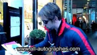 Jamiroquai signe pour All-Autographes.com // Jamiroquai signing autographs in Paris