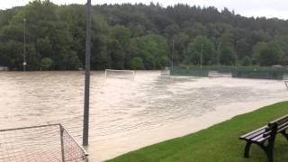 Unglaublich,Überschwemter sportplatz- Altenmarkt an der alz,  02.06.2013.