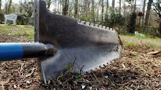 My Favorite Metal Detecting Shovel! | Nugget Noggin
