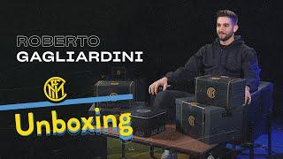 INTER UNBOXING with ROBERTO GAGLIARDINI | Harry Potter, Genoa, polenta and more! |  [SUB ENG]