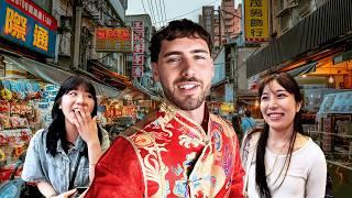 Taiwanese girls show me their Taipei 