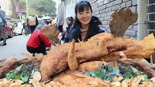 Go to the market to sell grotesque-looking delicacies! 4 yuan sold a kilo of feet and made more tha