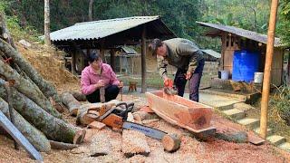 With skillful hands: DAU has handmade a beautiful pig feeding trough as a gift for TU