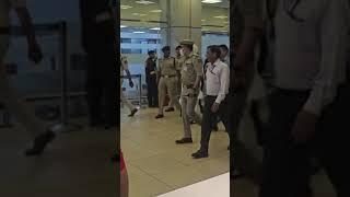 BABAJI AIRPORT पे लड़की पीछे पड़ी  NEW VIDEO आयी