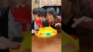 GuiGe VS Mom Rong play games | TikTok Creative Humor Video | Original super funny short video