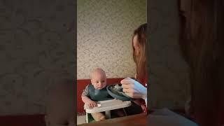 Вот так мы и завтракаем  #малыш #baby #приколы #прикорм #декрет