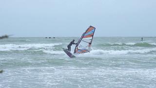 Stürmische Ostsee Kite- und Windsurfen in Mukran