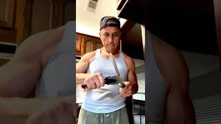 How I cut homemade pizza #pizzalover #homelifestyle #lifestyle #macros #sharpenknife #menslifestyle