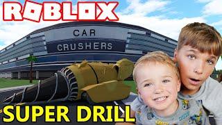 DESTROYING CARS WITH MY BABY BROTHER LUKAS in ROBLOX CAR CRUSHERS 2