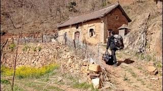 Leaving City, Man Renovates and Cleans up old House in the Countryside | Free Life with my Dog