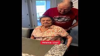 Today my mom get up so early. How about your mother? #familyvlog