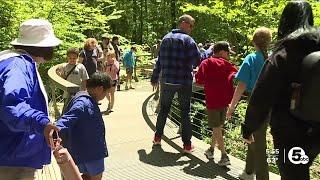 New glass bridge draws a crowd at Nelson-Kennedy Ledges in Portage County