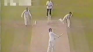 Imran Khan gets out Chris Broad caught by Mudassar Nazar