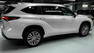 2024 Toyota Highlander - Family-Focused SUV!