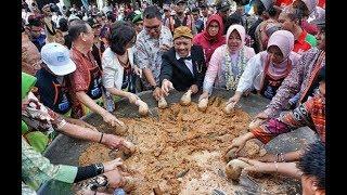 Rujak Cingur Raksasa Diuleg bareng di Surabaya