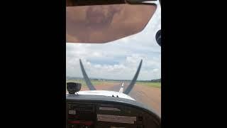 Cessna 172 landing in strong crosswind  #aviation #aviationdaily #cessna #crosswind #landing