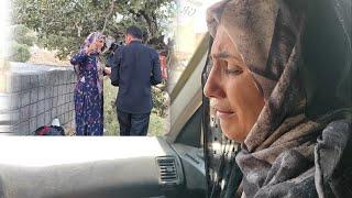 Grandmother taking careofthe family inthe absence of Shokofeh* Shokofeh andQabad lookingfor justice