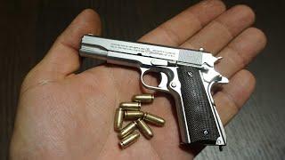 Miniature replica Colt 1911 in 1:2.5 scale