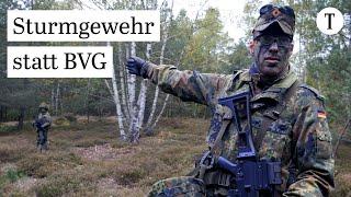 BVG-Mitarbeiter macht Bundeswehr-Ausbildung | Berlin, Reservist, Ukraine-Krieg, Tram