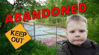 WE SNUCK INTO AN ABANDONED TENNIS COURT! *WE ALMOST GOT CAUGHT!*