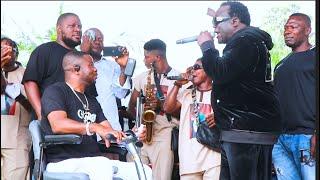 You Won’t Believe King Saheed Osupa Rap to Yinka Ayefele On Stage – Crowd Went Crazy!