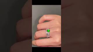 一眼被吸引的戒指。#翡翠蛋面 #翡翠 #玉佩 #天然翡翠 #四岩玉 #古玉收藏 #翡翠手鐲 #玉 #翡翠珠宝 #翡翠戒指 #shorts