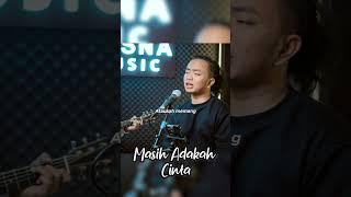 MASIH ADAKAH CINTA (COVER ACOUSTIC) ZINIDIN ZIDAN FEAT TRI SUAKA #zinidinzidan #trisuaka #trisna