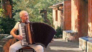 IL POSTINO - POSTMAN - MI MANCHERAI  Italian accordion music Fisarmonica Akkordeon Acordeon