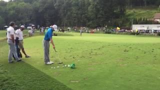 Jordan Spieth chipping warm up at Baltusrol