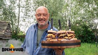 Geflambeerde hamburger met kaas en spek | Open Vuur