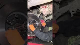 *Installing an 18 speed Eaton transmission clutch kit on.